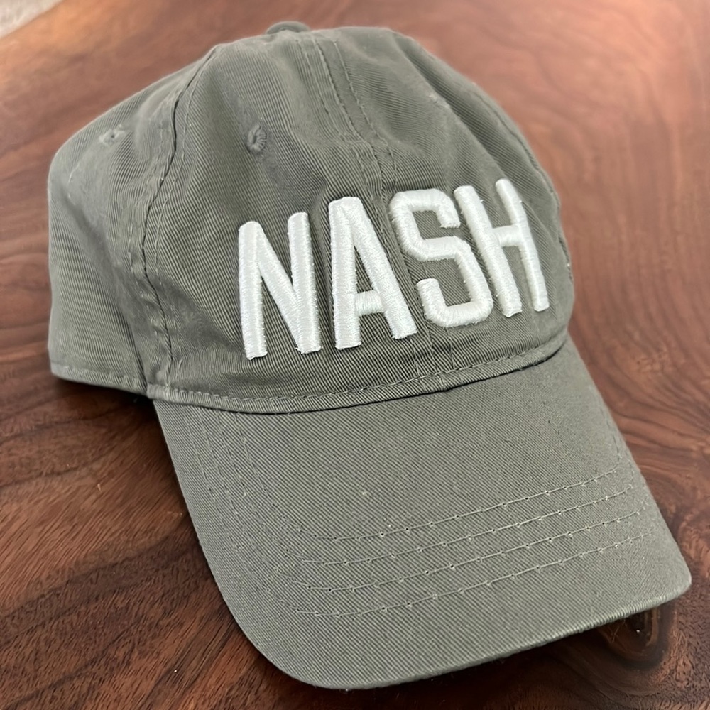 Women’s Army Green Nash Hat, great condition, never worn